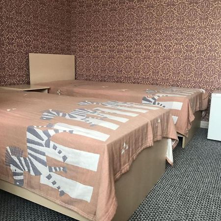 Makenty House Astana Hostel Buitenkant foto