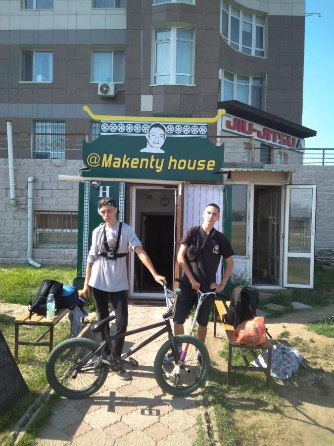 Makenty House Astana Hostel Buitenkant foto