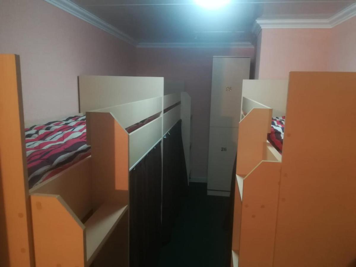 Makenty House Astana Hostel Buitenkant foto